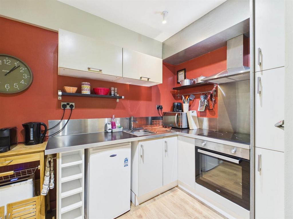 Kitchen shot 3.jpg