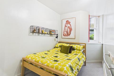 2 bedroom flat for sale, Upper Rock Gardens, Brighton