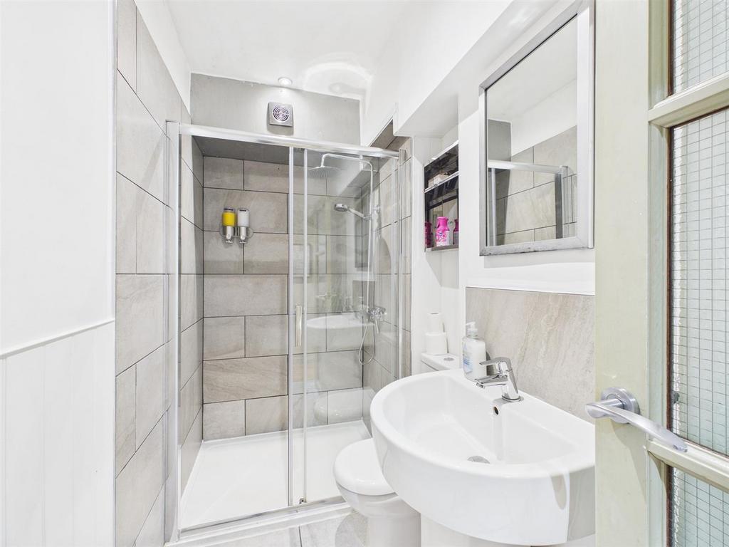 Shower room.jpg