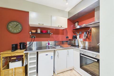 2 bedroom flat for sale, Upper Rock Gardens, Brighton