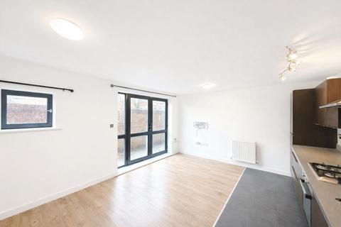 1 bedroom flat to rent, Parham Drive, Ilford