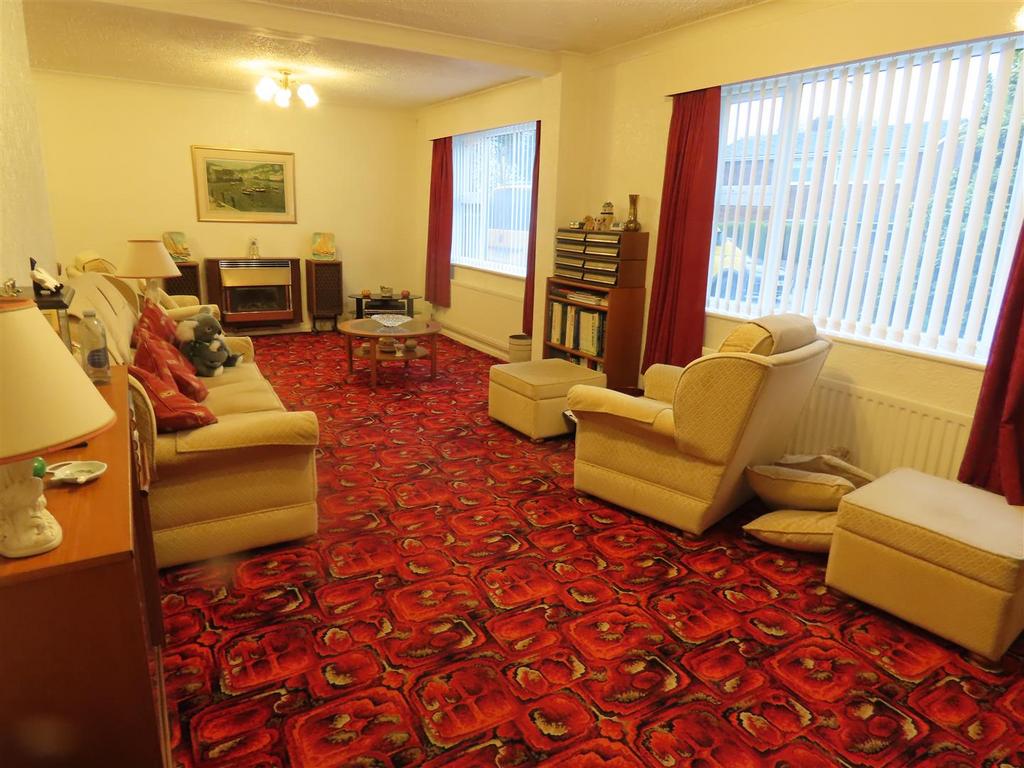 Lounge/dining room