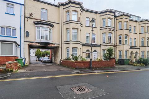 1 bedroom flat to rent, Victoria Street, Southport PR9