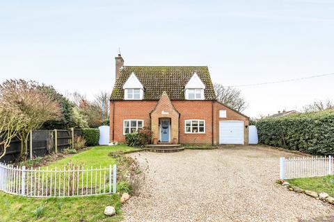 undefined, Attractive Detached Home with Loft Room in Whissonsett