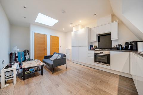 1 bedroom apartment for sale, High Street, Oxfordshire OX28