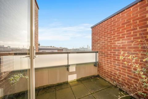 2 bedroom flat to rent, Knatchbull Road, London NW10