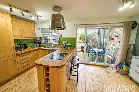 undefined, Buckingham Gardens, West Molesey KT8