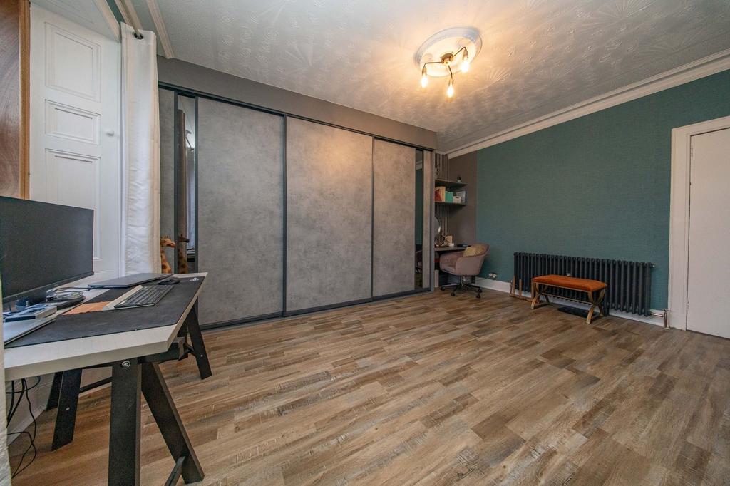 Double Bedroom/Office