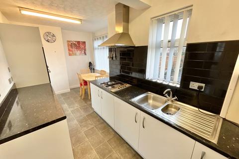3 bedroom semi-detached house for sale, Lyttleton Avenue, Halesowen B62