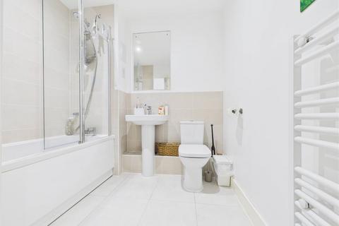 1 bedroom apartment for sale, 8 Hewitts Way, Walton on Thames