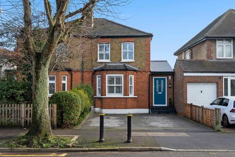 Green Lane, Worcester Park KT4