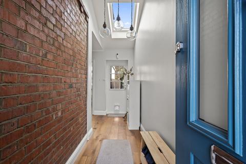 2 bedroom semi-detached house for sale, Green Lane, Worcester Park KT4