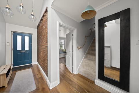 2 bedroom semi-detached house for sale, Green Lane, Worcester Park KT4