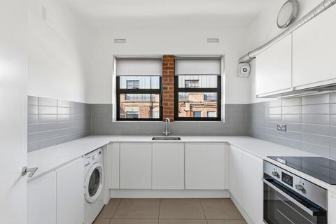 2 bedroom flat to rent, 25 Grove House 11-20 Tudor Grove