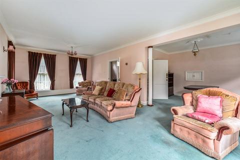4 bedroom detached house for sale, Dinorben Beeches, Hampshire GU52