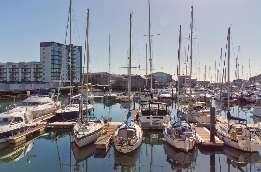 Sutton Harbour.jpg