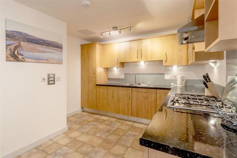 2 bedroom apartment to rent, Marrowbone Slip, Plymouth