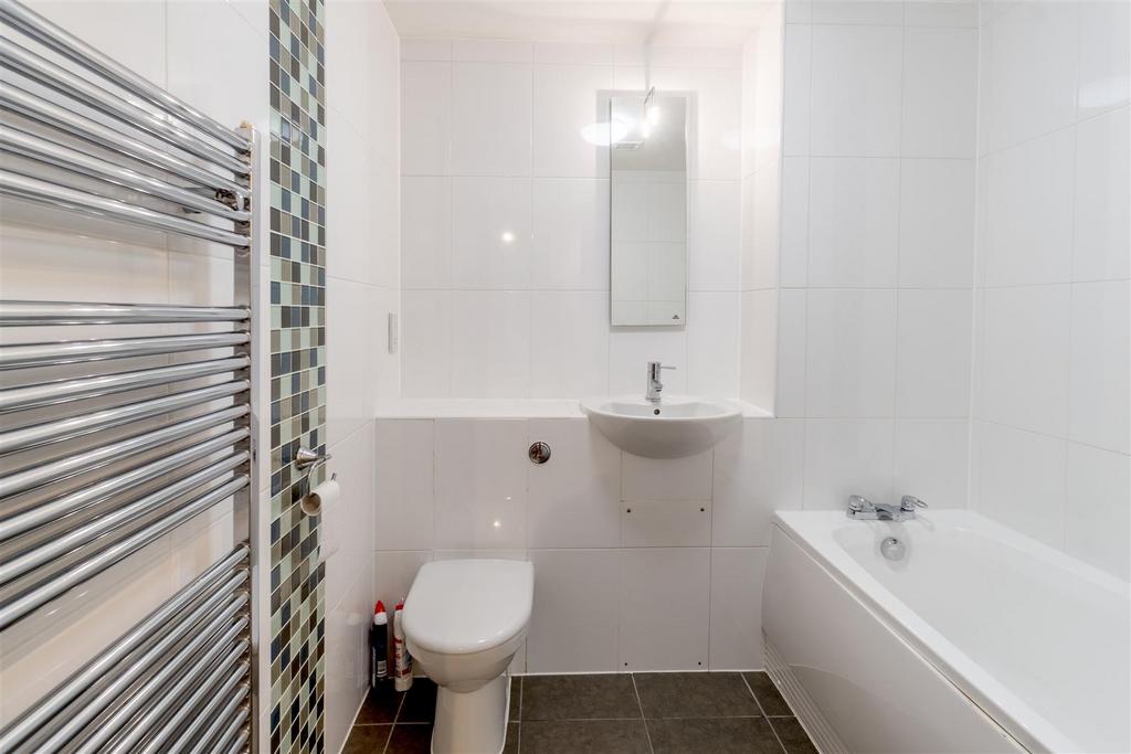 Family Bathroom.jpg