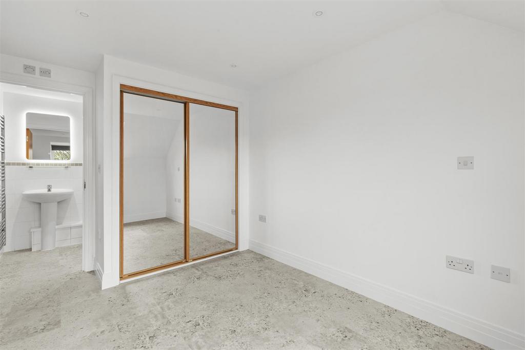 14 Clement Court, St. Marks Close, HP13 6 HQ-10.jpg