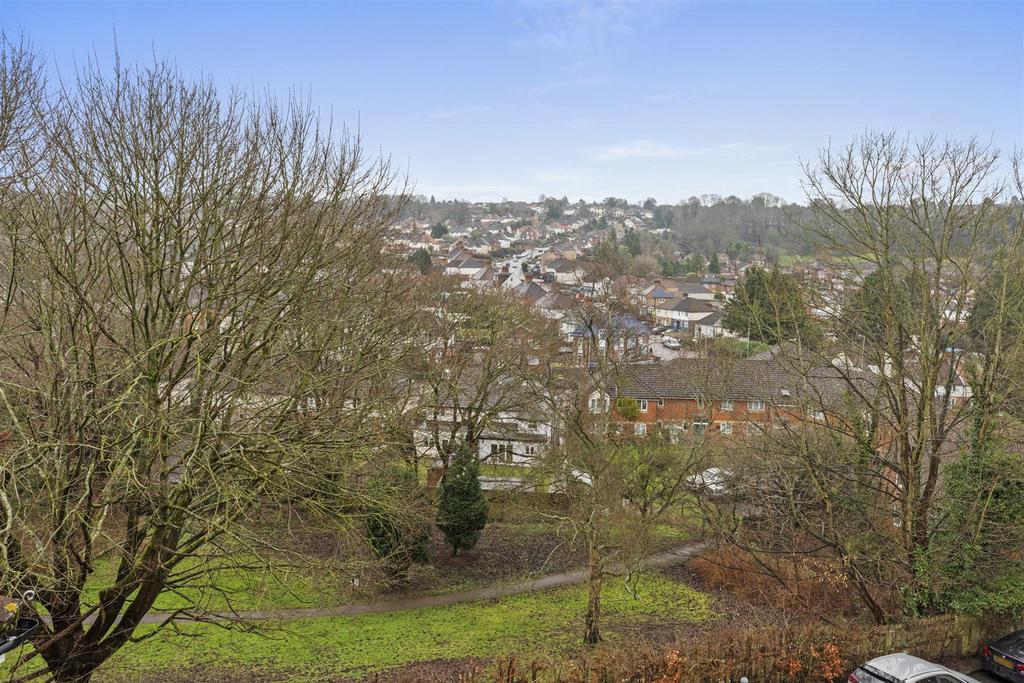 14 Clement Court, St. Marks Close, HP13 6 HQ-6.jpg