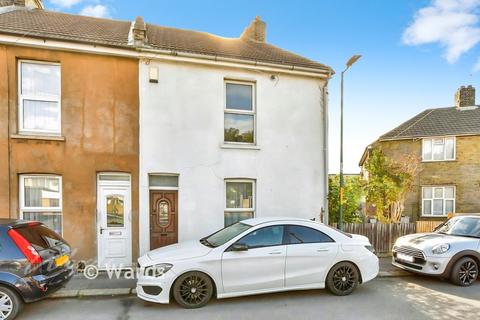 2 bedroom end of terrace house to rent, Smith Street Rochester ME2