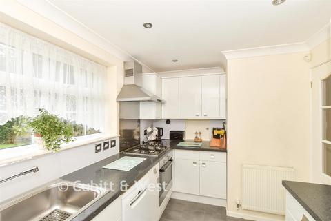 Cissbury Hill, Crawley RH11