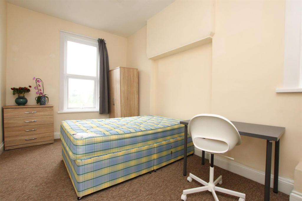 Bedroom.JPG