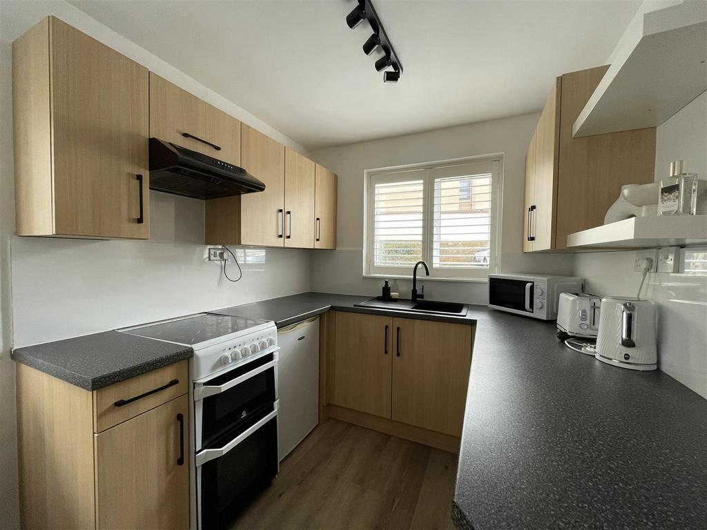 Kitchen Area.jpeg
