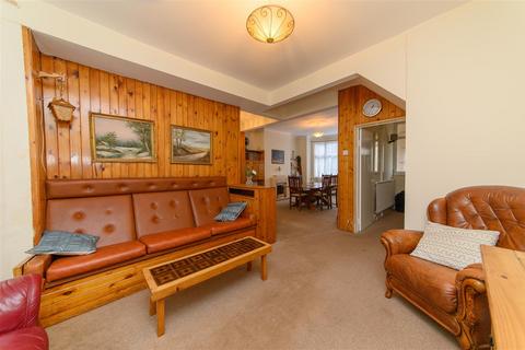 3 bedroom terraced house to rent, Montpelier Road, London