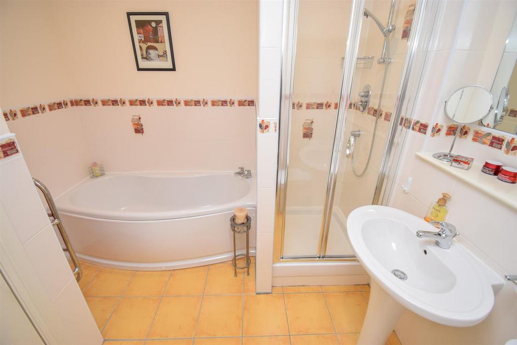 BATHROOM-2.jpg