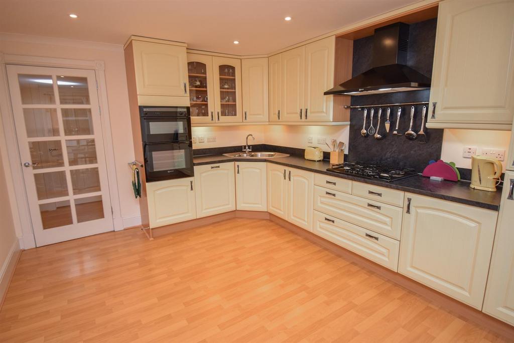 KITCHEN-DINER..jpg