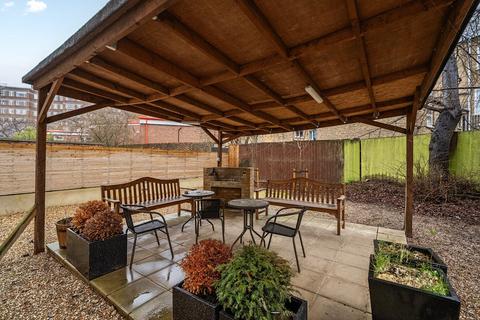 2 bedroom flat for sale, Marius Road, Balham, London, SW17