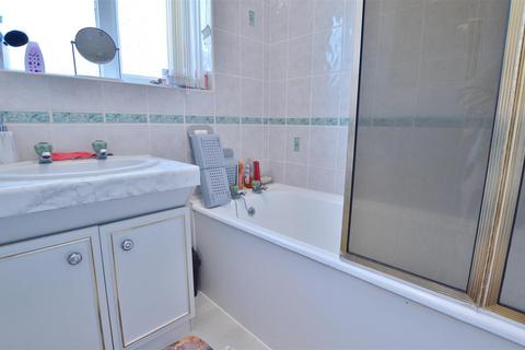 undefined, Grenville Close, Burnham