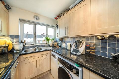 2 bedroom flat to rent, Arundel Terrace, London SW13