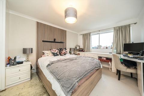 2 bedroom flat to rent, Arundel Terrace, London SW13