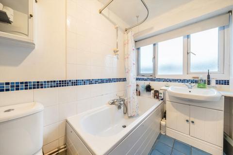 2 bedroom flat to rent, Arundel Terrace, London SW13