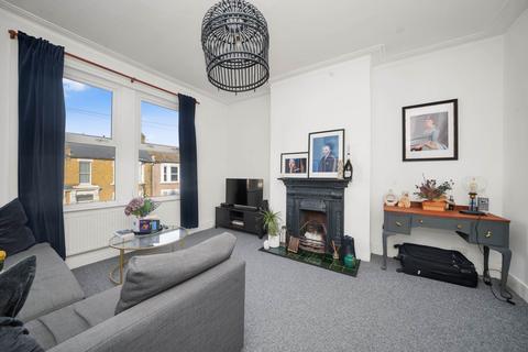 2 bedroom flat for sale, Thornhill Road, Leyton, E10