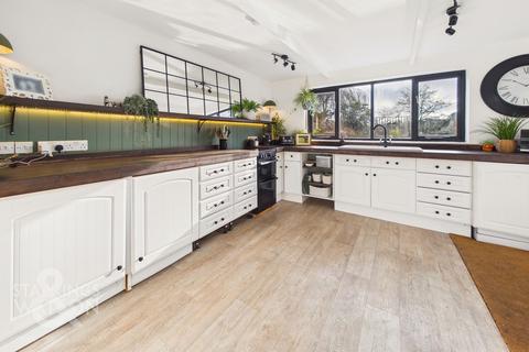 4 bedroom semi-detached house for sale, Top Road, Ilketshall St. Andrew, Beccles