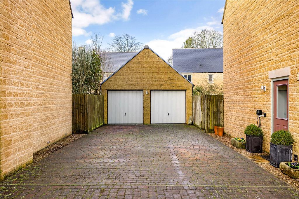 Parking & Garaging