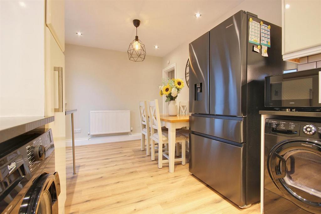 Dining kitchen