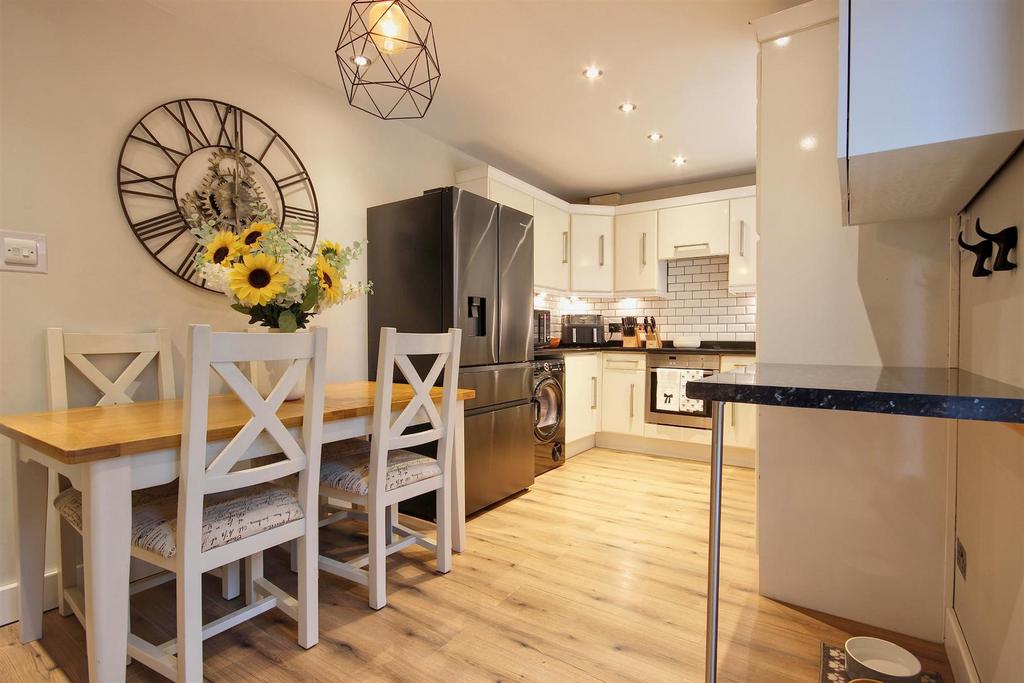 Dining kitchen