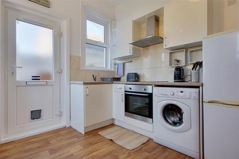 1 bedroom flat to rent, Flat 1a, Primerose, Bournemouth, BH3