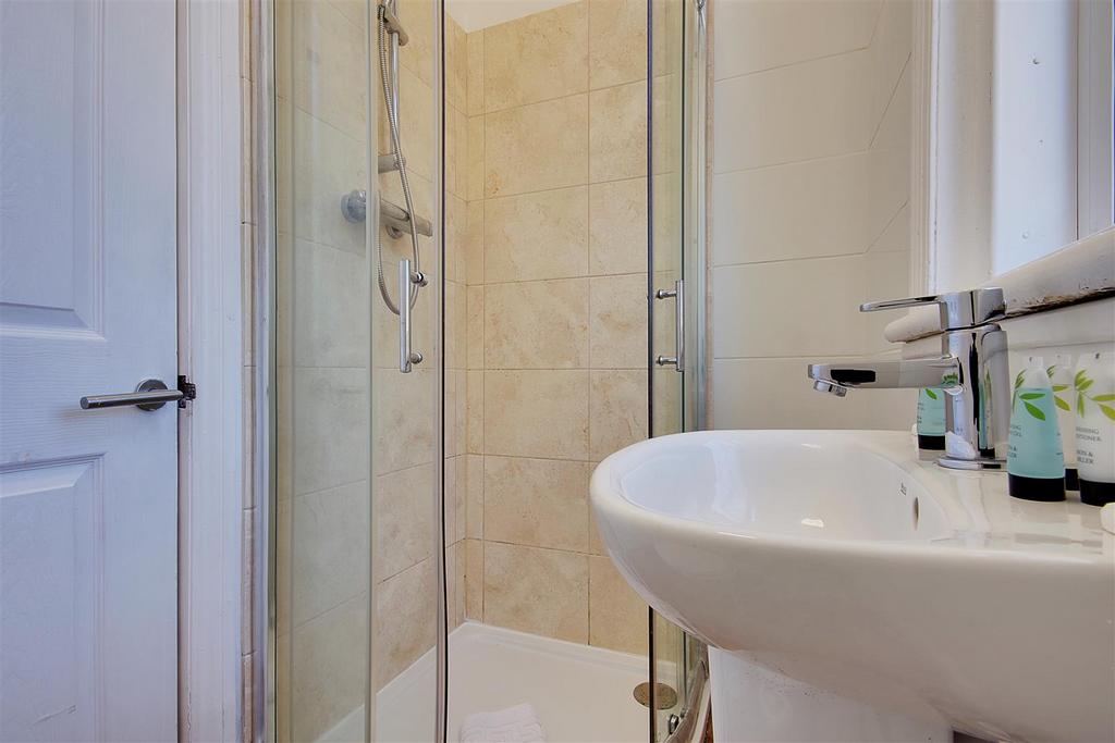 Heron Court Flat 1a E.jpg