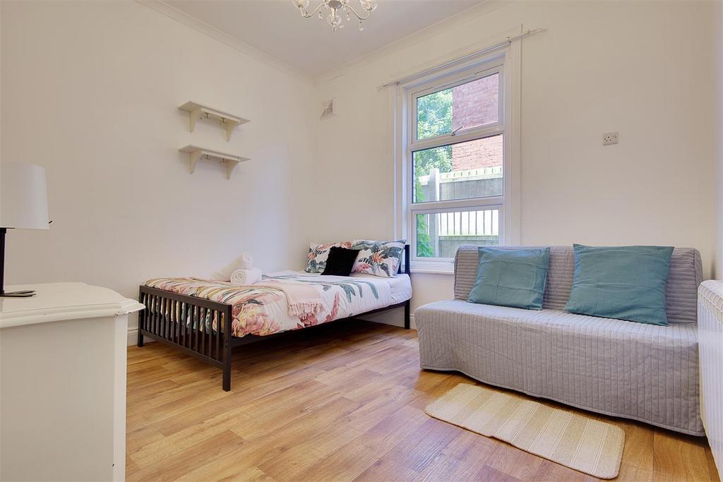 Heron Court Flat 1a G.jpg
