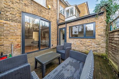 2 bedroom flat for sale, Cleveland Avenue, Chiswick, London, W4