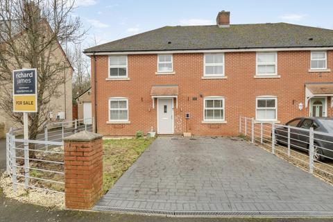 4 bedroom semi-detached house for sale, Fitzpiers Close, Taw Hill, Swindon, SN25