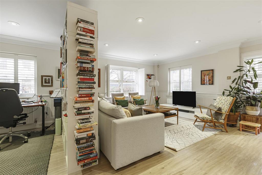 James anderson-1 seymour court  1 .JPG