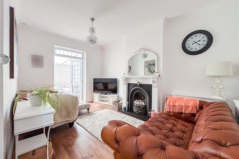 3 bedroom detached bungalow for sale, Recreation Avenue, Leigh-On-Sea SS9
