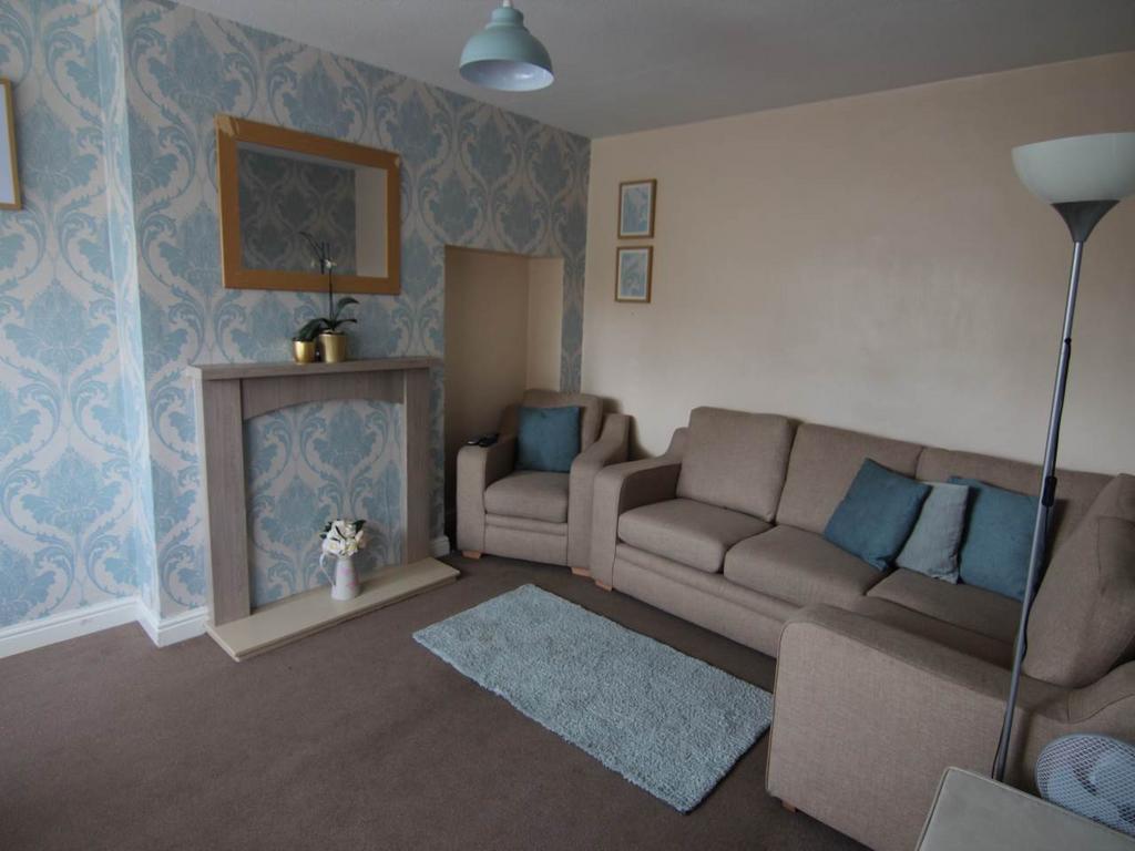 Byron rd 42 lounge