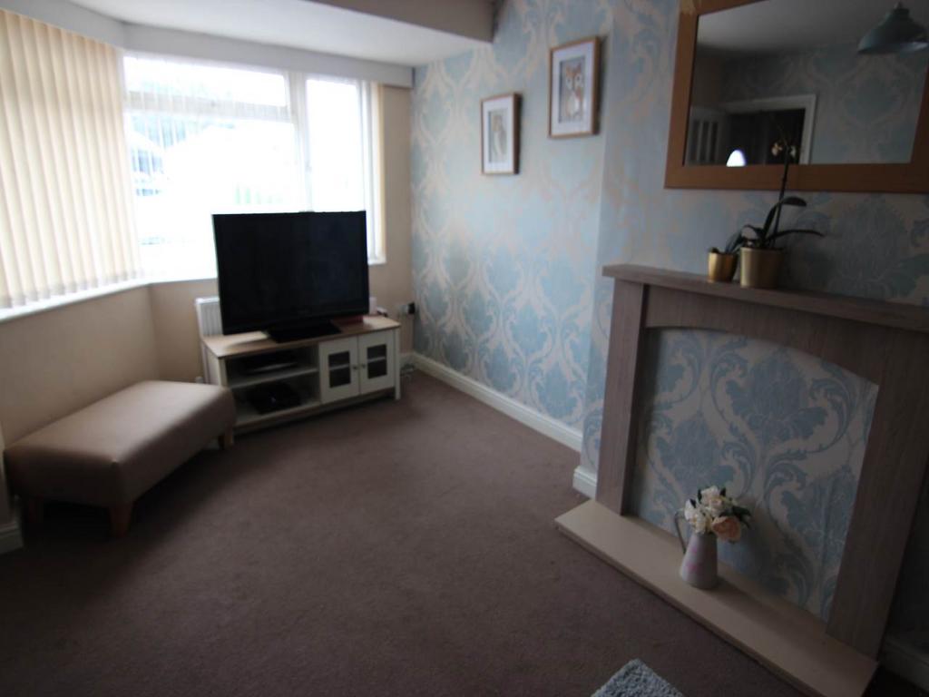 Byron rd 42 lounge 2
